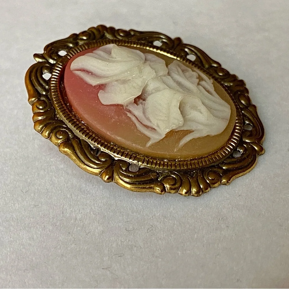 Vintage Rose Cameo